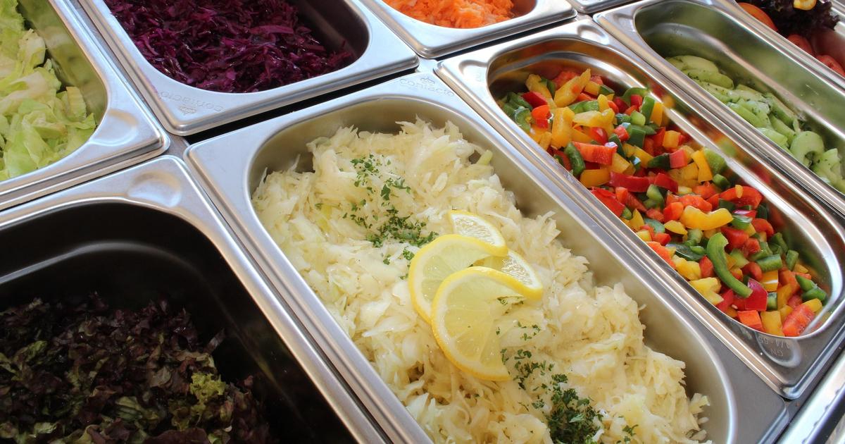 EMPLOYE POLYVALENT DE RESTAURATION DANS UN BAR A SALADES H/F